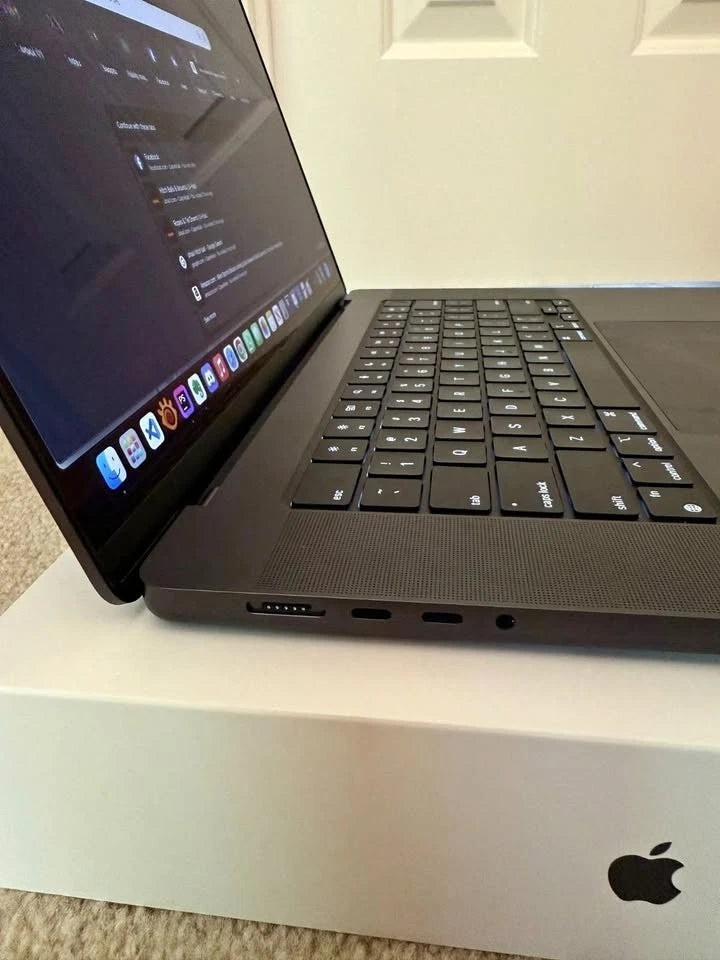 Space Black MacBook Pro 16 M4 MAX 36GB 1TB 28 cycles 100% battery!